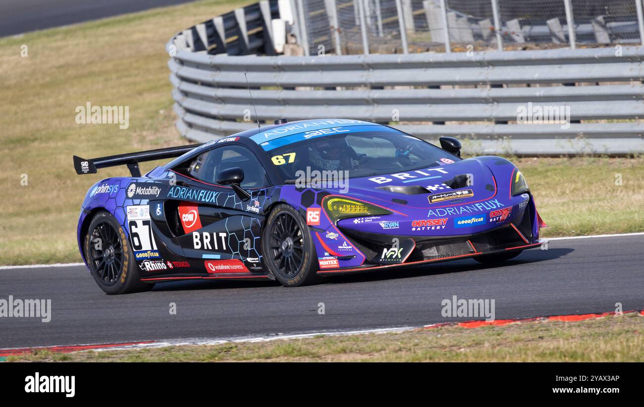 Takuma Aoki Team BRIT McLaren 570s GT4 während des britischen Endurance Championship-Rennens 2024 in Snetterton, Norfolk, UK Stockfoto