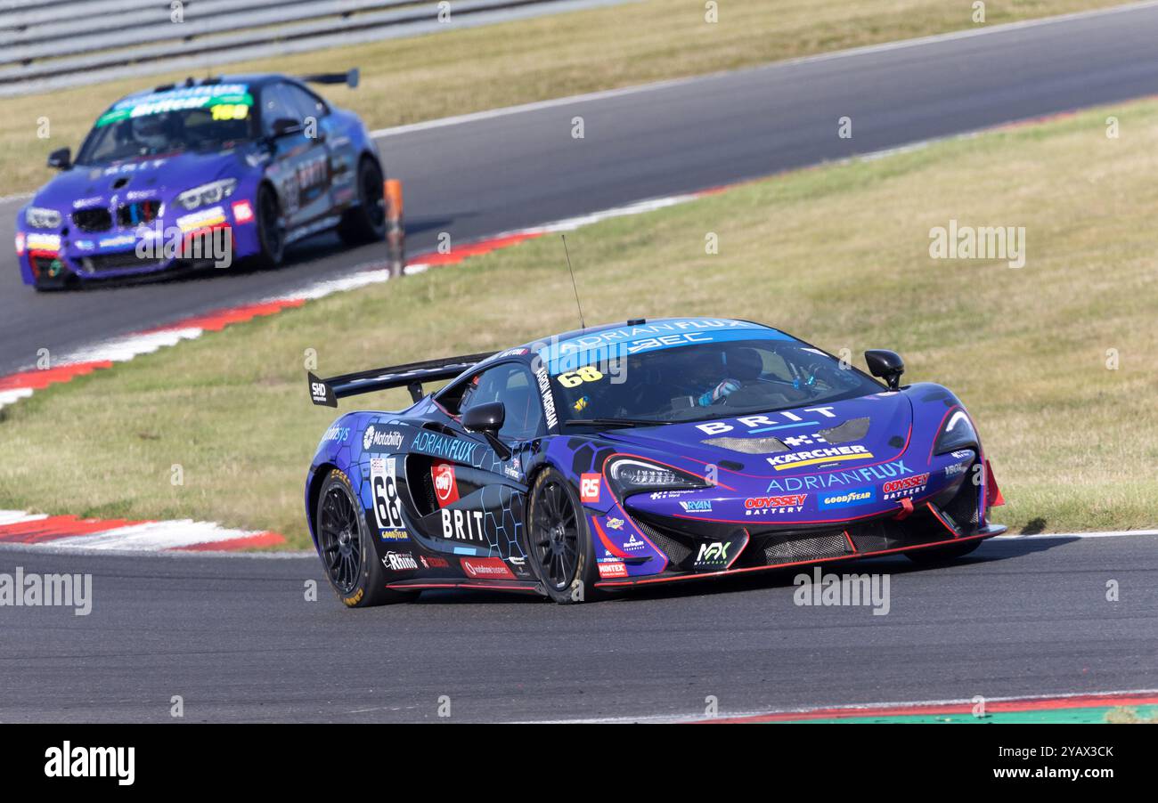 Aaron Morgan / Paul Fullickm TeamBRIT McLaren 570s GT4 während des britischen Endurance Championship-Rennens 2024 in Snetterton, Norfolk, Großbritannien Stockfoto