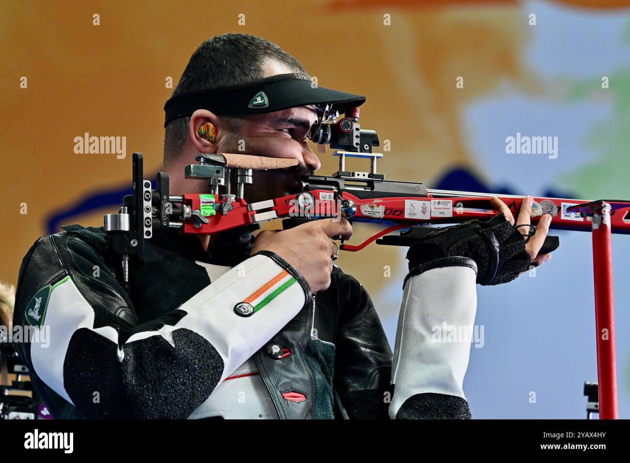 Delhi, INDIEN. Oktober 2024. Akhil Sheoran aus Indien gewann die Bronzemedaille im Finale der 50M Rifle 3 Positions Men im Finale der ISSF-Weltmeisterschaft 2024 in Delhi, INDIEN. Quelle: Ranjith Kumar/Alamy Live News. Stockfoto