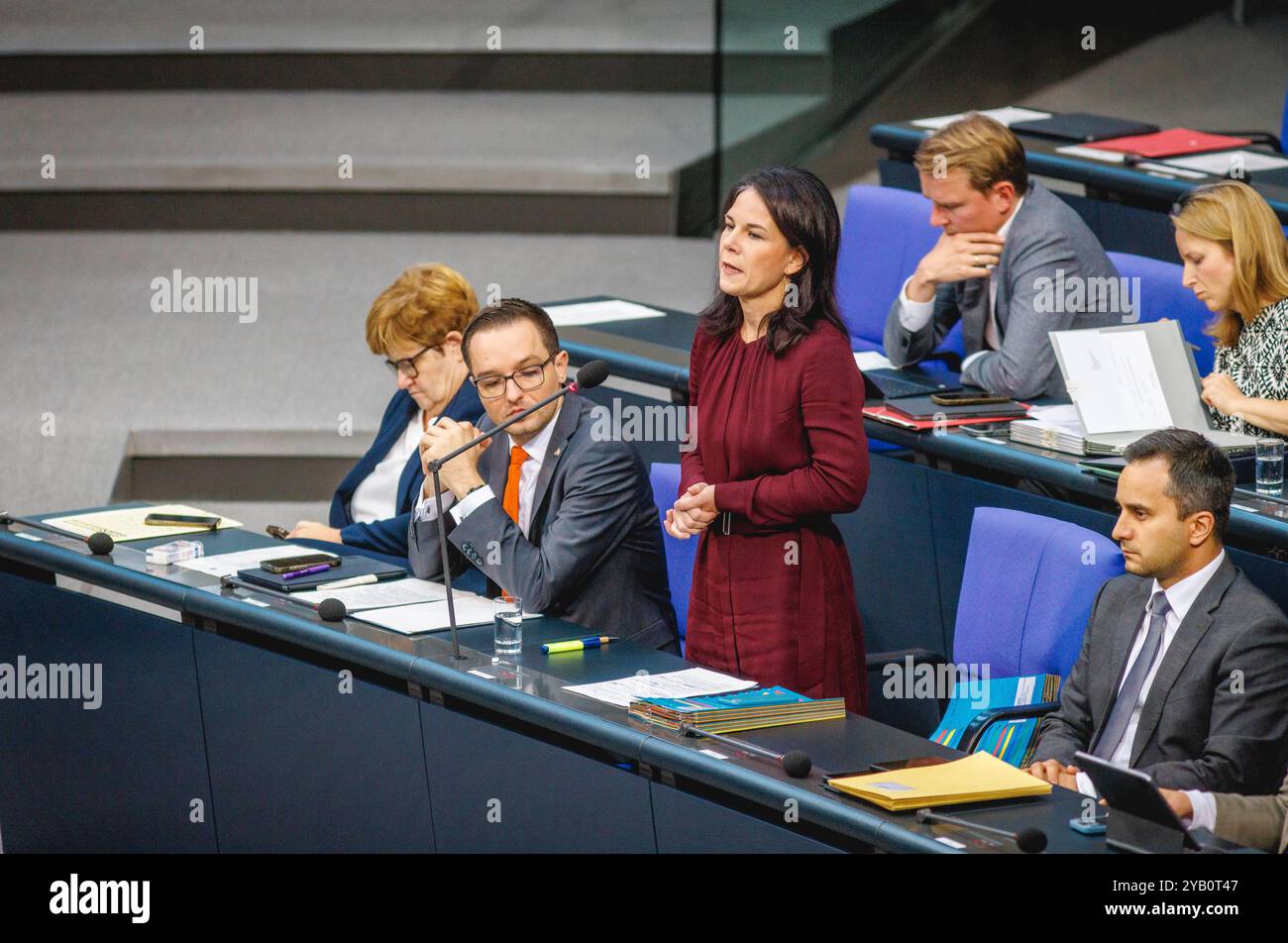 Annalena Baerbock, Bundesaussenministerin, aufgenommen im Rahmen einer Regierungsbefragung in Berlin, 16.10.2024. Berlin Deutschland *** Annalena Baerbock, Bundesaußenministerin, aufgenommen während eines Regierungsgesprächs in Berlin, 16 10 2024 Berlin Deutschland Copyright: XJulianexSonntagx Stockfoto