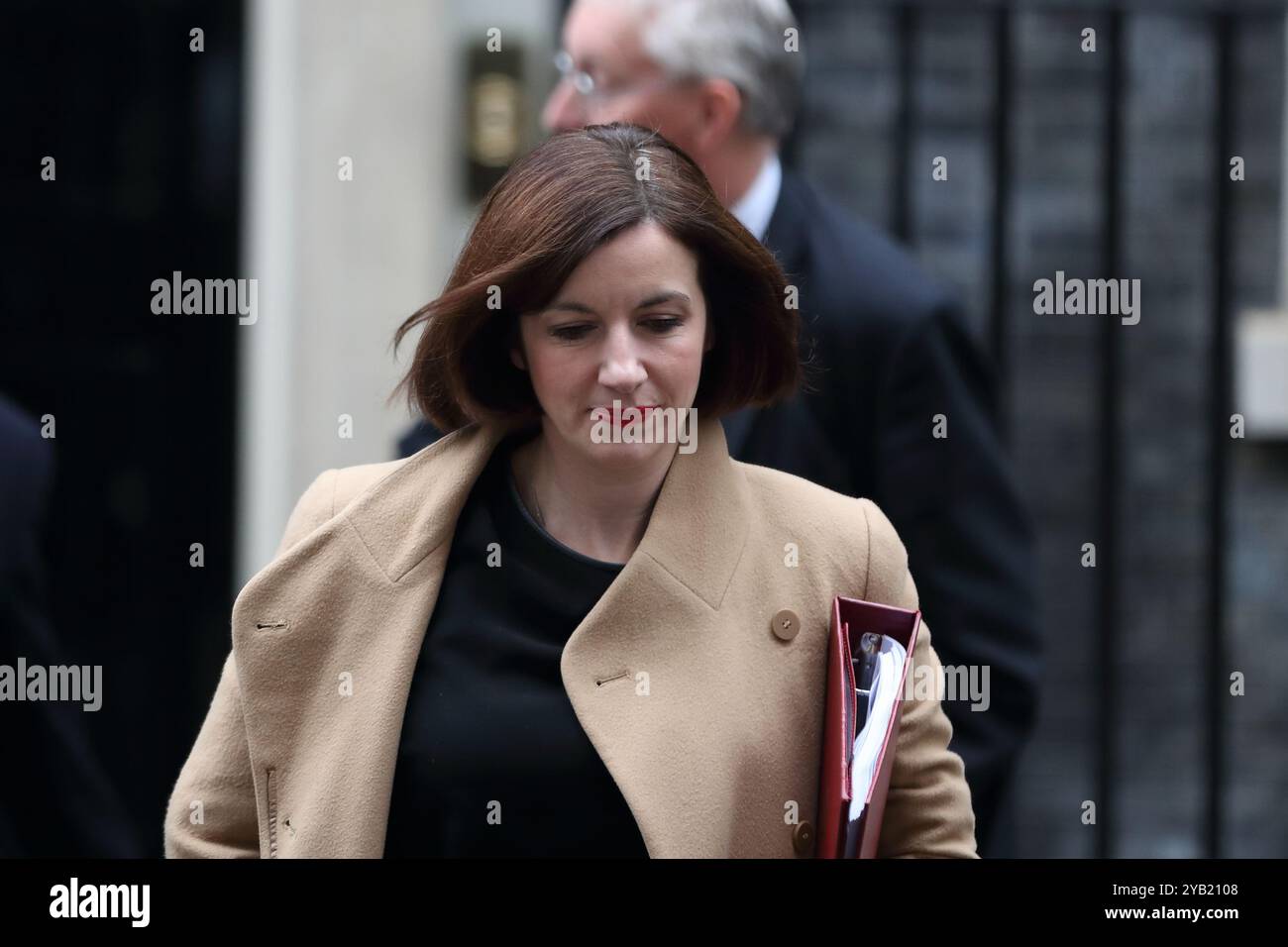 London, Großbritannien. Oktober 2024. Bridget Phillipson, Staatssekretär für Bildung und Ministerin für Frauen und Gleichstellung, verlässt die Downing Street Nr. 10 nach der Kabinettssitzung. Stockfoto