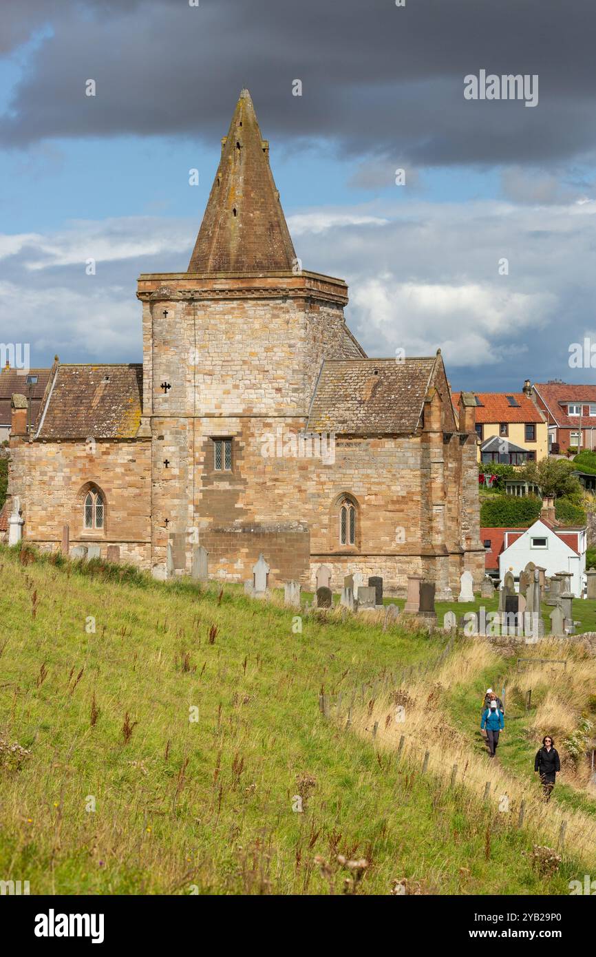 St. Monans Parish Church entlang des Fife Coastal Path Stockfoto