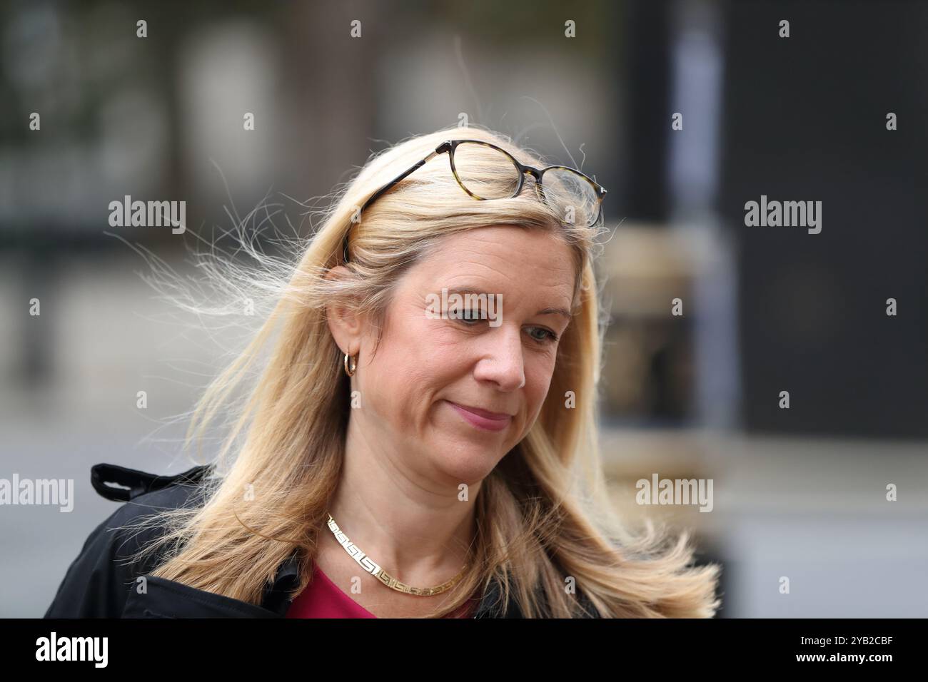 London, Vereinigtes Königreich. 15. Oktober 2024. Ellie Reeves, Vorsitzende der Labour Party und Ministerin ohne Portfolio, trifft zur Kabinettssitzung in Downing Street 10 ein. Stockfoto