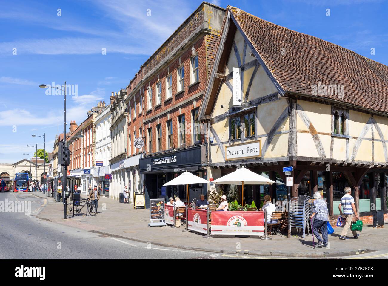 Salisbury Pickled Frog Bistro und Pizza Express Restaurant Blue Boar Row Salisbury Stadtzentrum Salisbury Großbritannien Salisbury Wiltshire England Großbritannien GB Europa Stockfoto