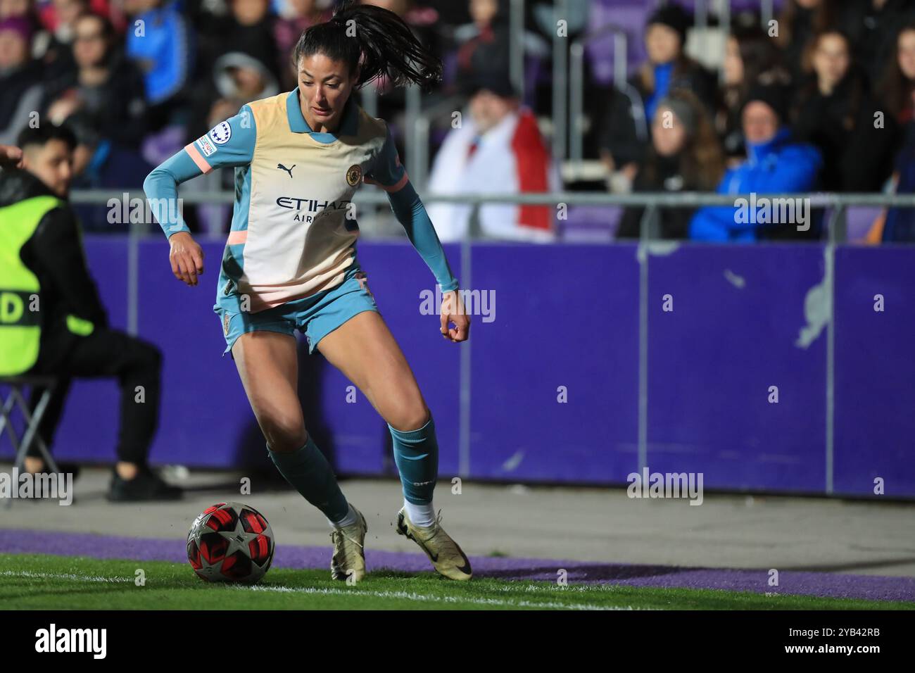 Wien, Österreich. Oktober 2024. Wien, Österreich, 16. Oktober 2024: Leila Ouahabi (15 Manchester City) in Aktion während des Gruppenspiels der UEFA-Frauenmeister-Liga St Polten gegen Manchester City im Viola Park, Wien Tom Seiss/SPP (Tom Seiss/SPP) Credit: SPP Sport Press Photo. /Alamy Live News Stockfoto