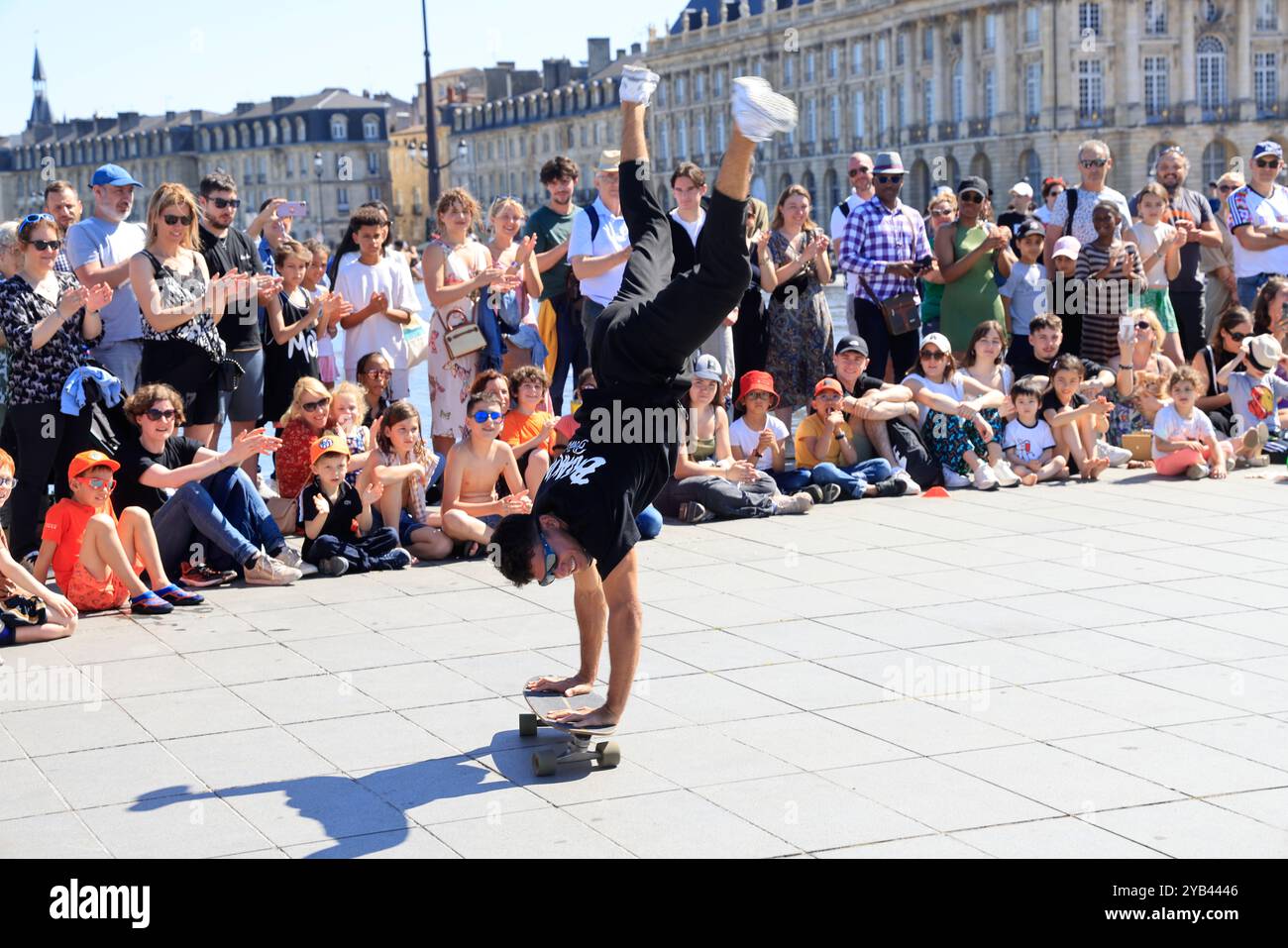 Freizeit- und Entspannungszeit in der Nähe des Flusses Garonne in Bordeaux. Bordeaux, Gironde, Nouvelle Aquitaine, Frankreich, Europa. Foto: Hugo Martin/Al Stockfoto