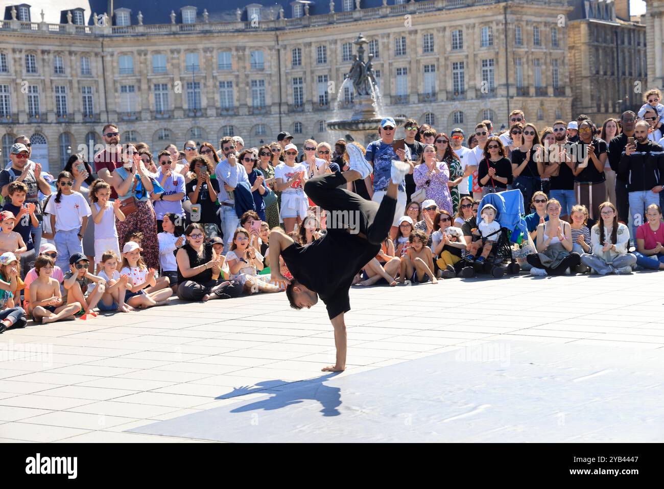 Freizeit- und Entspannungszeit in der Nähe des Flusses Garonne in Bordeaux. Bordeaux, Gironde, Nouvelle Aquitaine, Frankreich, Europa. Foto: Hugo Martin/Al Stockfoto