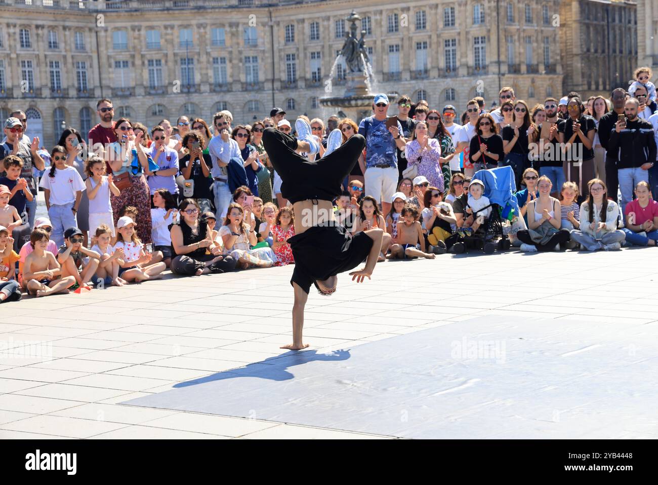 Freizeit- und Entspannungszeit in der Nähe des Flusses Garonne in Bordeaux. Bordeaux, Gironde, Nouvelle Aquitaine, Frankreich, Europa. Foto: Hugo Martin/Al Stockfoto