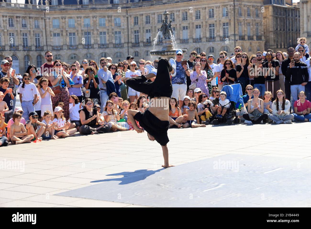 Freizeit- und Entspannungszeit in der Nähe des Flusses Garonne in Bordeaux. Bordeaux, Gironde, Nouvelle Aquitaine, Frankreich, Europa. Foto: Hugo Martin/Al Stockfoto