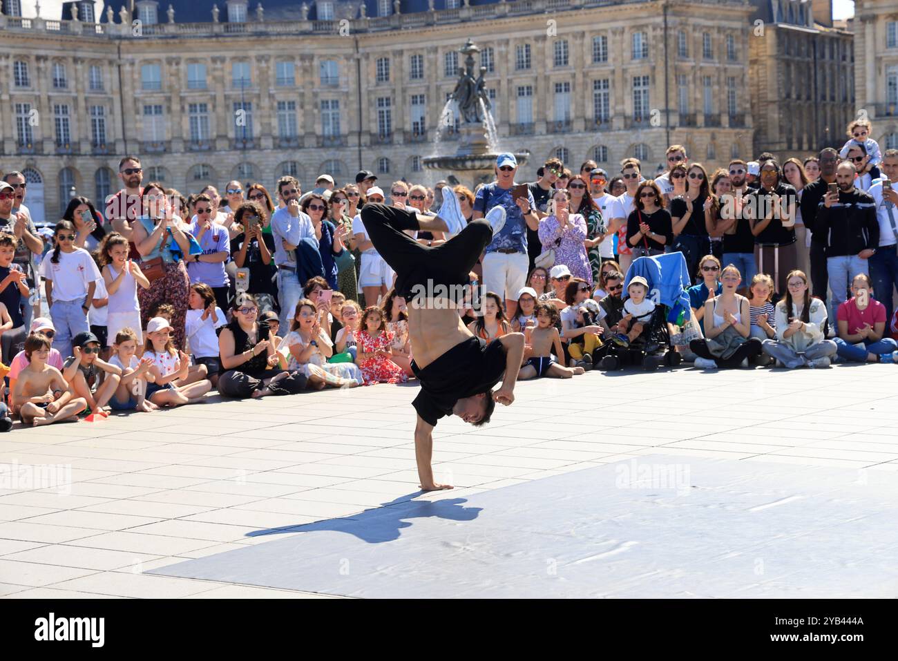 Freizeit- und Entspannungszeit in der Nähe des Flusses Garonne in Bordeaux. Bordeaux, Gironde, Nouvelle Aquitaine, Frankreich, Europa. Foto: Hugo Martin/Al Stockfoto