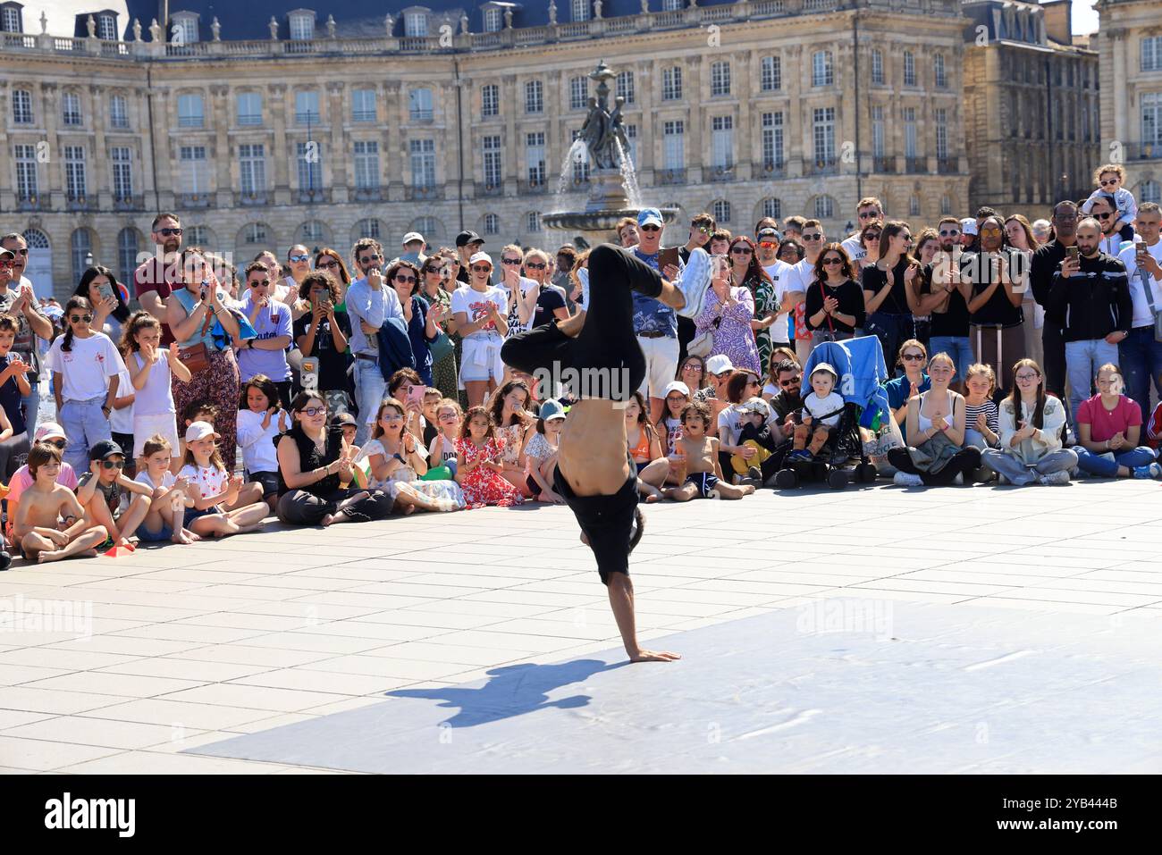 Freizeit- und Entspannungszeit in der Nähe des Flusses Garonne in Bordeaux. Bordeaux, Gironde, Nouvelle Aquitaine, Frankreich, Europa. Foto: Hugo Martin/Al Stockfoto