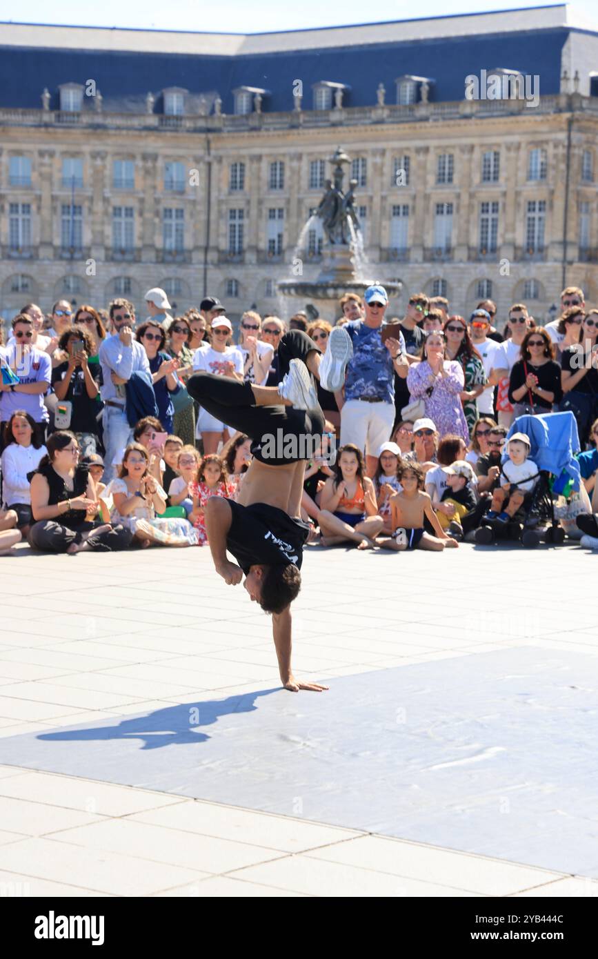 Freizeit- und Entspannungszeit in der Nähe des Flusses Garonne in Bordeaux. Bordeaux, Gironde, Nouvelle Aquitaine, Frankreich, Europa. Foto: Hugo Martin/Al Stockfoto