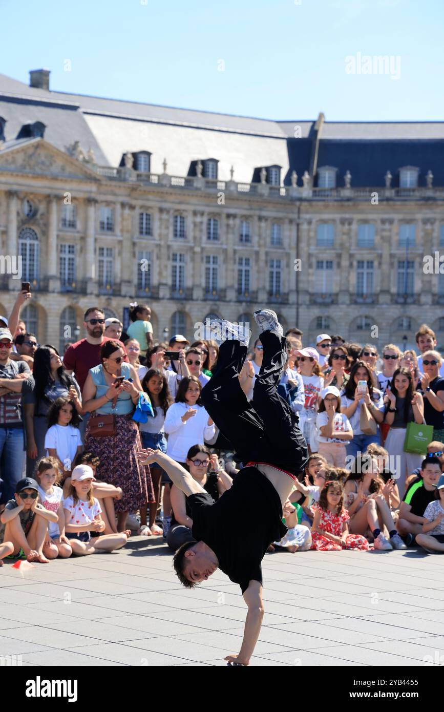 Freizeit- und Entspannungszeit in der Nähe des Flusses Garonne in Bordeaux. Bordeaux, Gironde, Nouvelle Aquitaine, Frankreich, Europa. Foto: Hugo Martin/Al Stockfoto