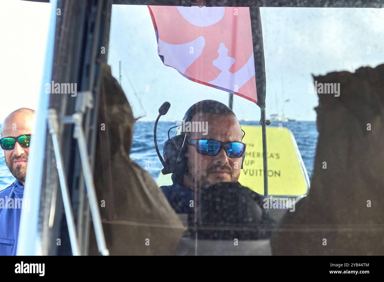 Barcelona, Spanien, 16.10.2024, 2024 America's Cup - Barcelona, Spanien Runden-Robin-Rennen 5-6 AC37: Die Crew der Boje beginnt, die 2 Mark des Tores zurückzugewinnen FOTO: © Alexander Panzeri/PPL Stockfoto