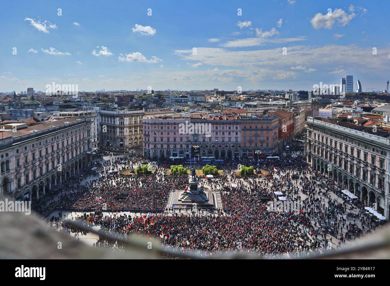 Am Morgen des 25. April 2024 auf dem „Domplatz, Mailand“. Stockfoto