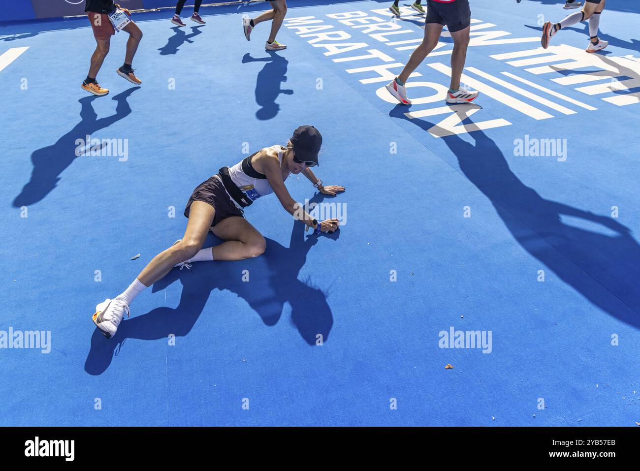BMW Berlin Marathon. Mit 54 280 Finishern ist es das beliebteste Laufevent in Deutschland. Berlin, Deutschland, Europa Stockfoto