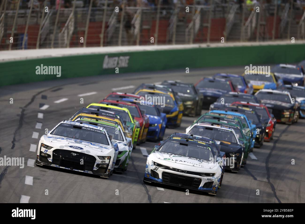 NASCAR Cup Driver Justin Haley (31) fährt während des Quaker State 400 auf dem Atlanta Motor Speedway in Hampton GA ab Kurve vier Stockfoto