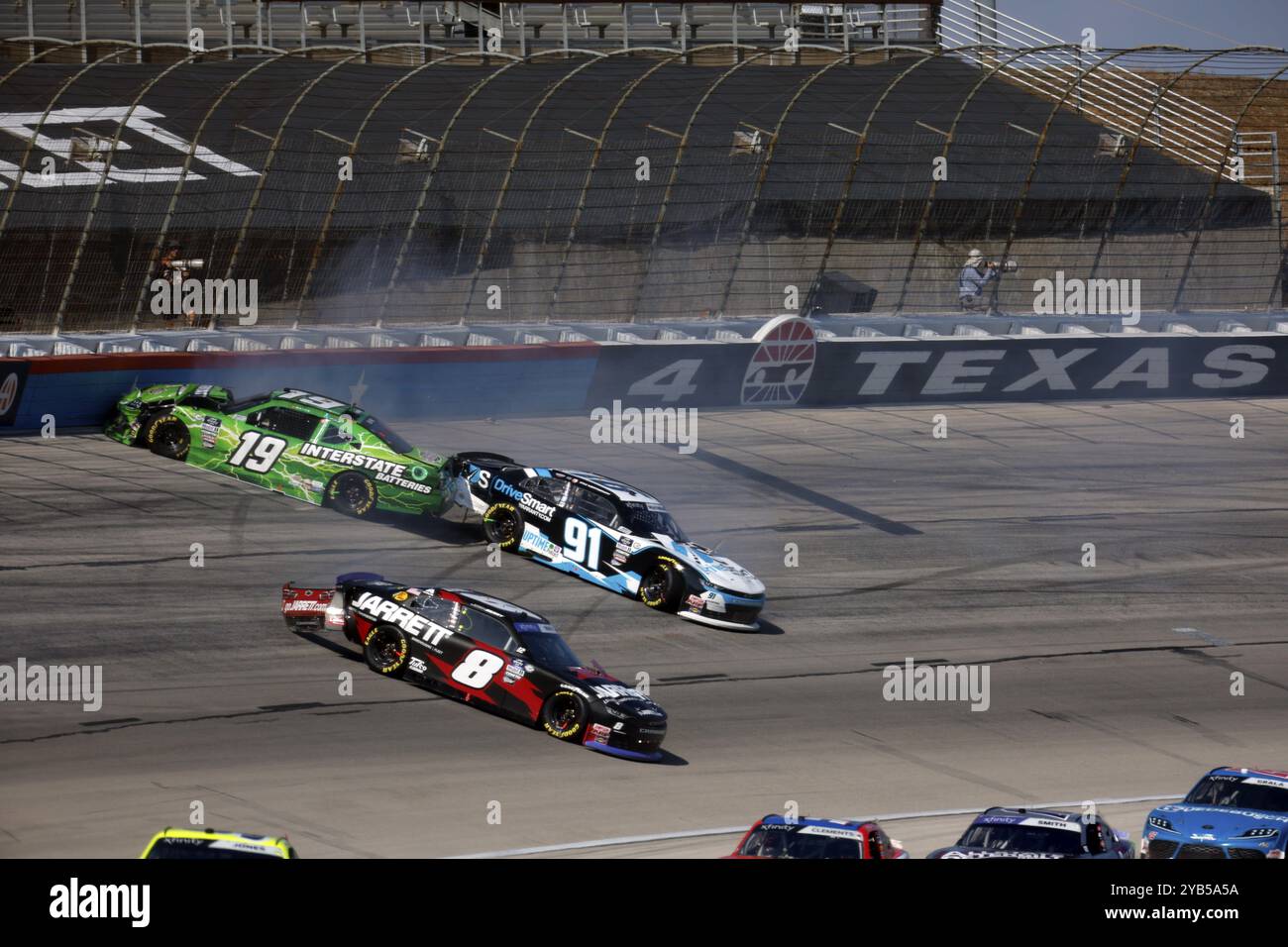 Der Fahrer der NASCAR Xfinity Series, Trevor Bayne (19), verunglückt während des Andy's Frozen Custard 300 auf dem Texas Motor Speedway in Fort Worth, TX Stockfoto