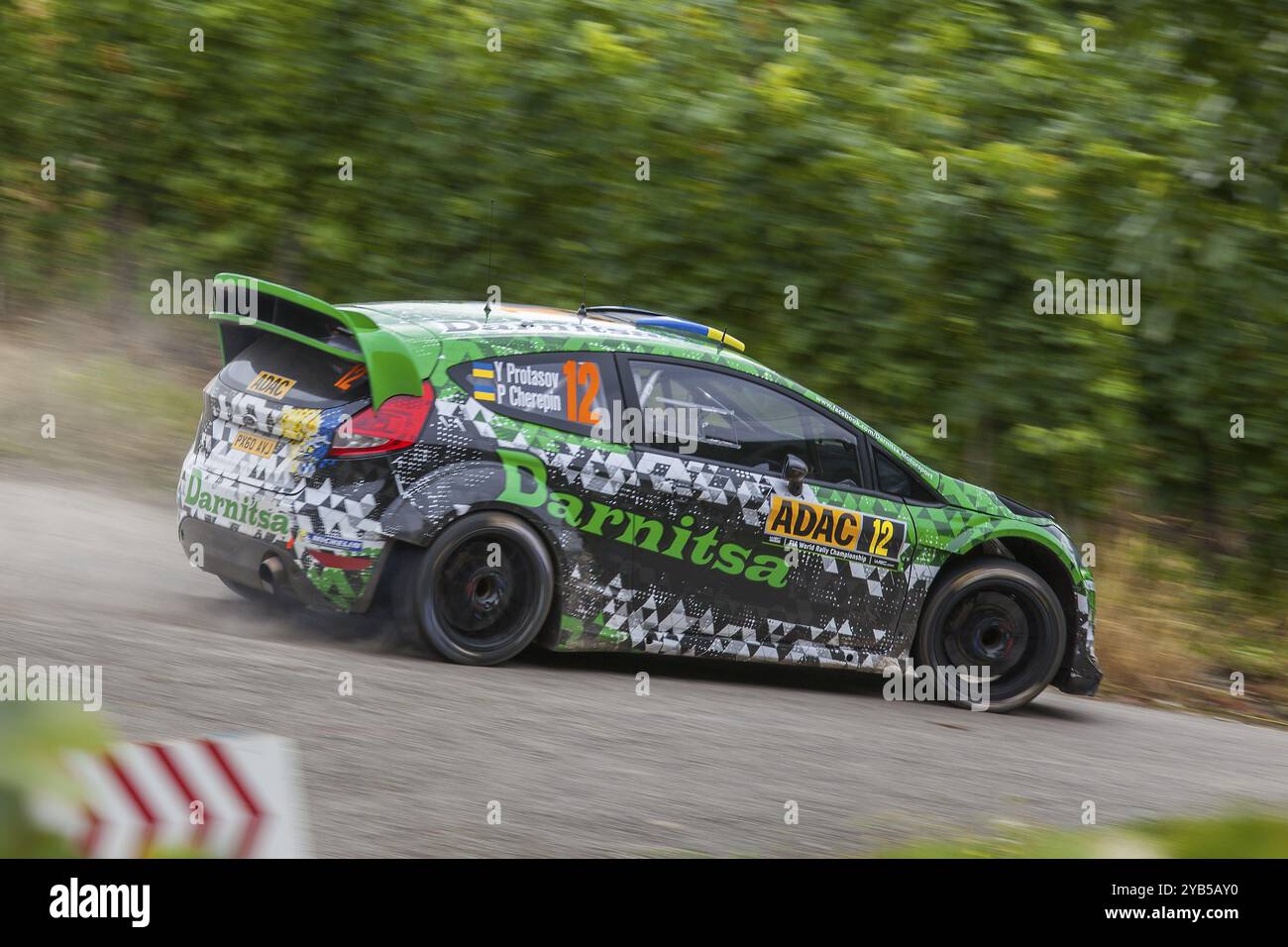 Yuriy Protasov und Pavlo Cherepin treten am 1. Tag der ADAC Rallye Deutschland am 22. August 2014 in Trier in ihrem Ford Fiesta RS WRC an Stockfoto
