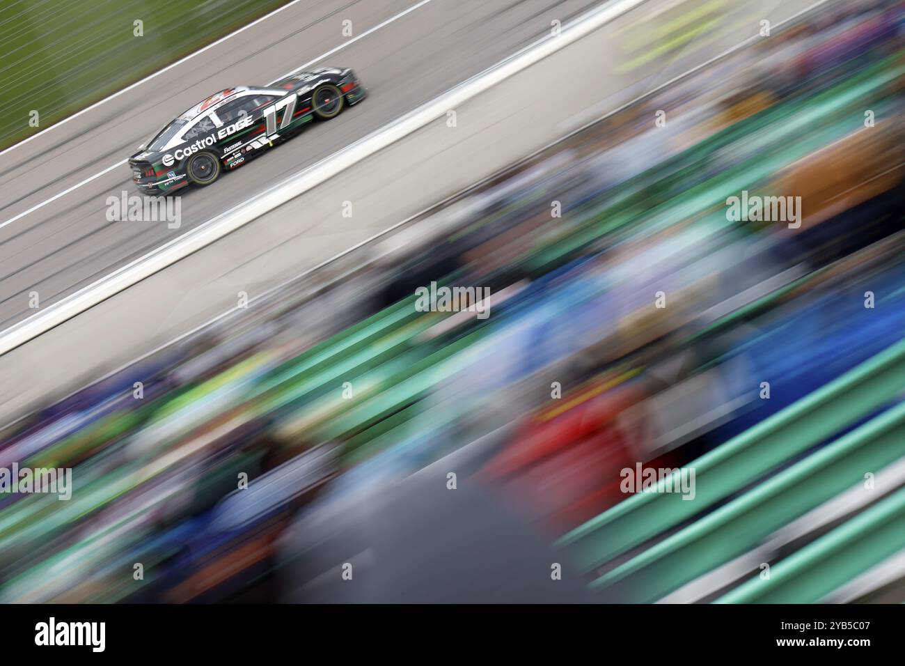 Chris Buescher fährt für die AdventHealth 400 in Kansas City, KS, USA, Nordamerika Stockfoto