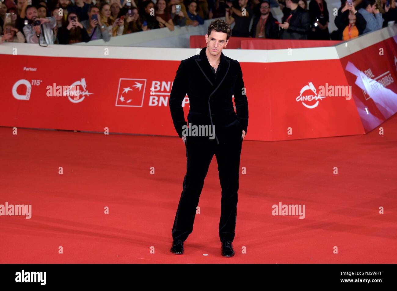 Achille Lauro bei der Festivaleröffnung mit der Premiere des Kinofilms 'Berlinguer. La grande ambizione / The Great Ambition' auf dem 19. Internationales Filmfestival von Rom / Festa del Cinema di Roma 2024 im Auditorium Parco della Musica. Rom, 16.10.2024 Stockfoto