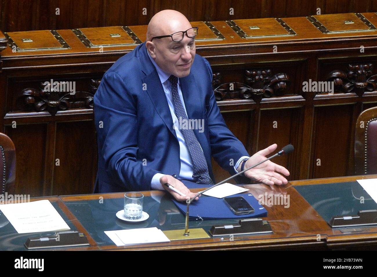 Italien, Rom, 17. Oktober 2024 : Abgeordnetenkammer Guido Crosetto, Verteidigungsminister, während der Kommunikation über den Angriff auf die UNIFIL im Libanon Foto © Stefano Carofei/Sintesi/Alamy Live News Stockfoto