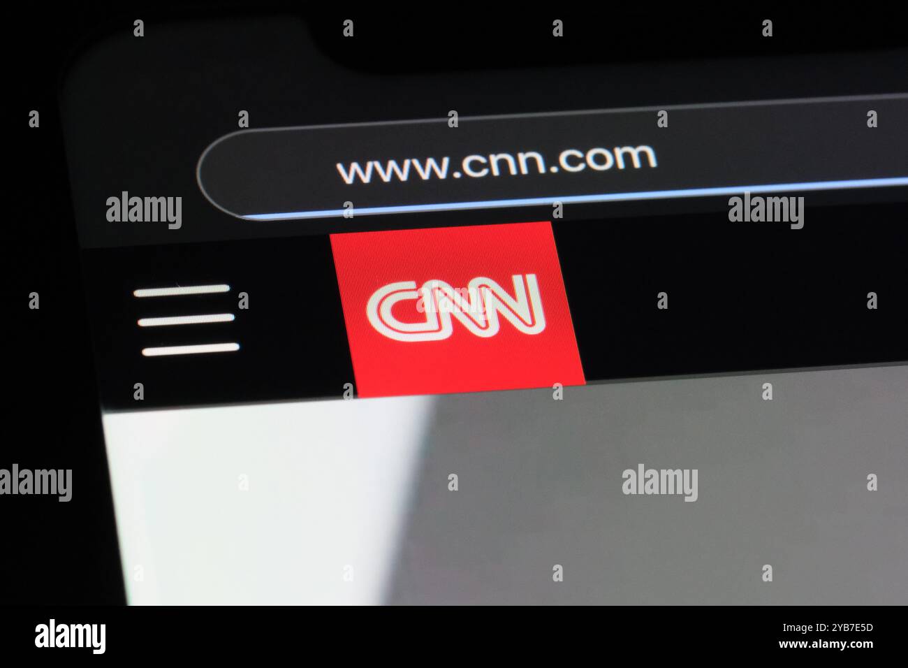 Markenlogo des CNN TV-Kanals auf der offiziellen Website. Stockfoto