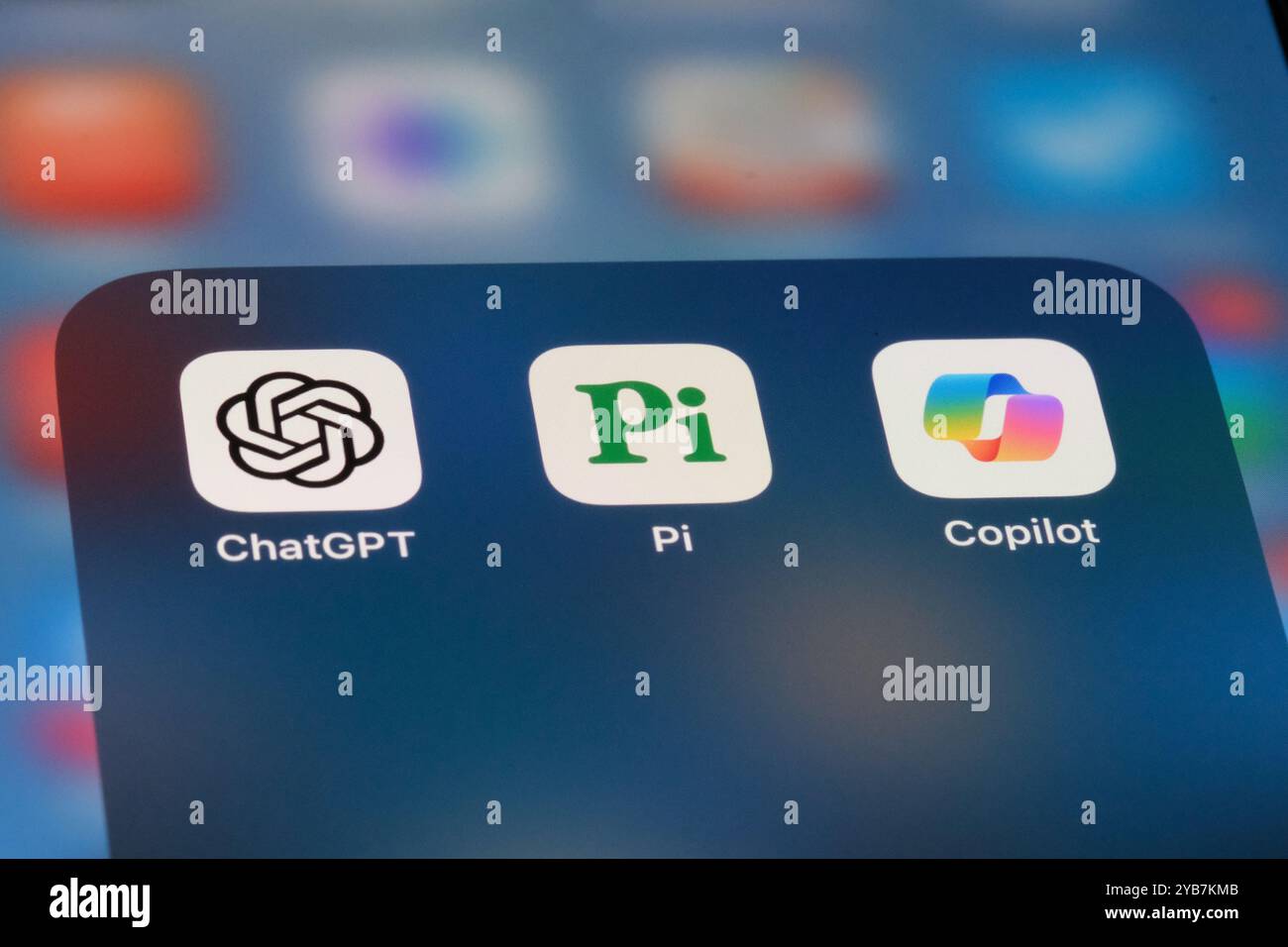 Shanghai, China, 10. März 2024: Involection AI Pi, OpenAI ChatGPT und Microsoft Copilot APP Icons. Verschiedene mobile Apps für KI-Chatbot Stockfoto