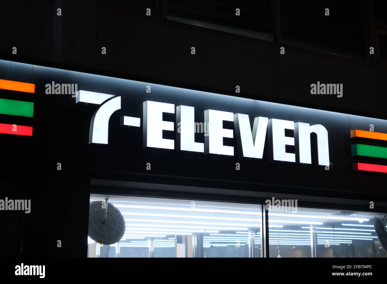 Jeju, Südkorea - 24. Mai 2024: Logo der Marke 7-Eleven Convenience Store Stockfoto