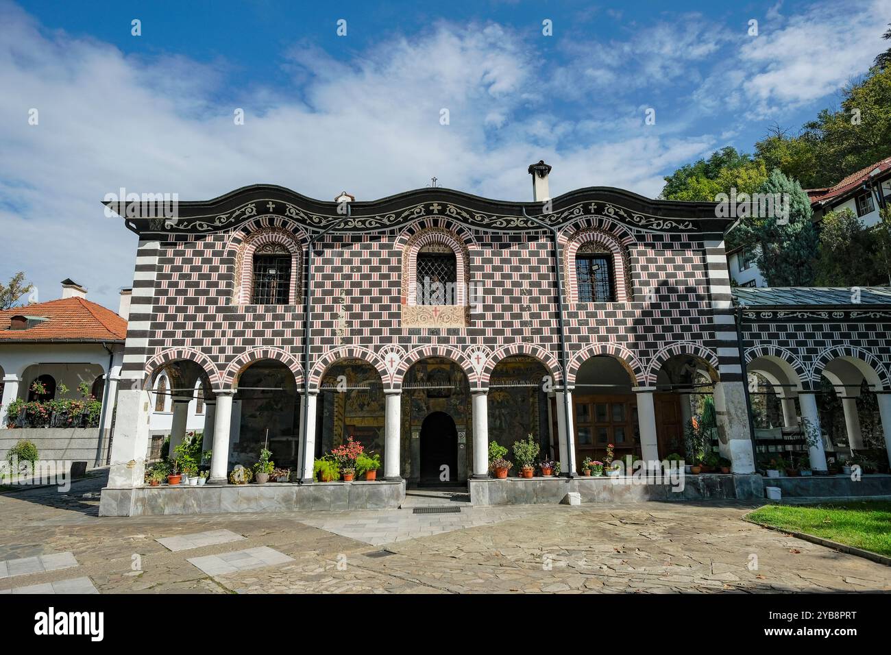 Blagoevgrad, Bulgarien - 11. Oktober 2024: Die Präsentation der Kirche der Heiligen Jungfrau in der Stadt Blagoevgrad, Bulgarien. Stockfoto