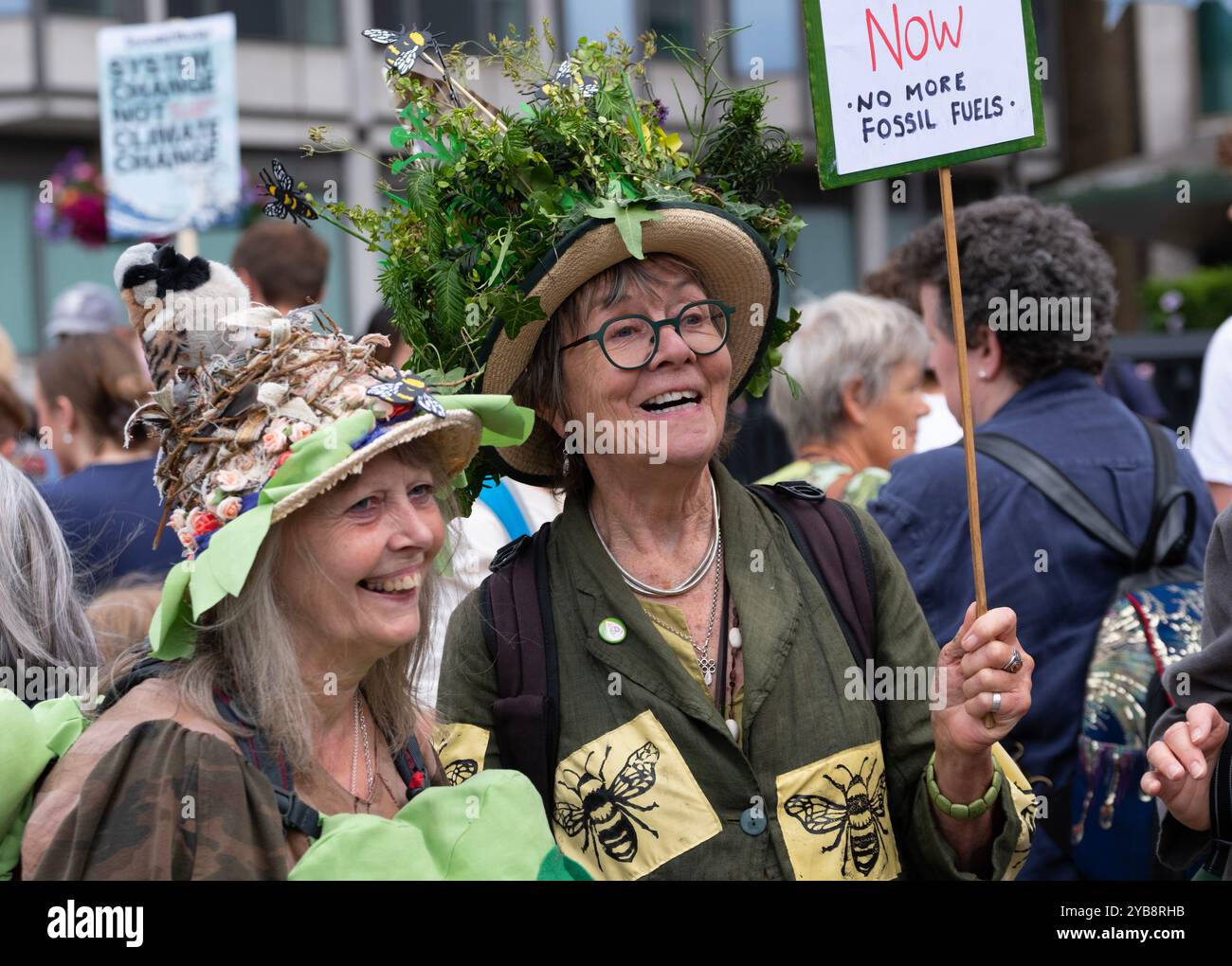 London, Großbritannien. Juni 2024. Die Demonstranten des Umweltschutzes Restore Nature Now protestieren in London und fordern dringende politische Maßnahmen gegen Natur- und Klimakrisen. Stockfoto