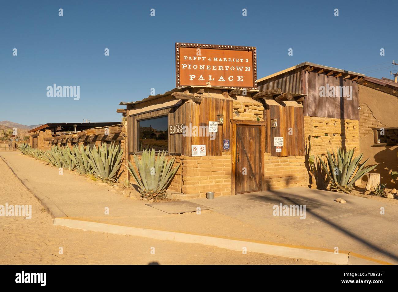 1946 bauten die Filmemacher an der Stelle, an der Pappy & Harriet's heute steht, ein Cantina-Set, das in westlichen Filmen wie The Cisco Kid verwendet wurde. Stockfoto