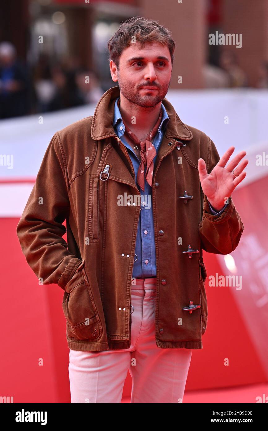 Rom, Italien. Oktober 2024. Flavio Furno besucht den roten Teppich „Marko Polo“ während des 19. Rom Film Festivals im Auditorium Parco Della Musica in Rom, Italien, am 17. Oktober 2024. (Foto: Domenico Cippitelli/NurPhoto) Credit: NurPhoto SRL/Alamy Live News Stockfoto