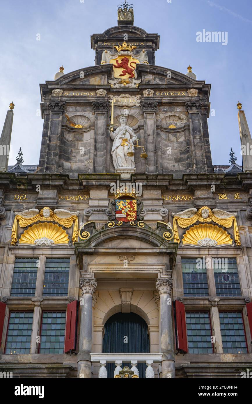Delft, Niederlande 15. Oktober 2024. Aus nächster Nähe vom historischen Rathaus in Delft. Stockfoto