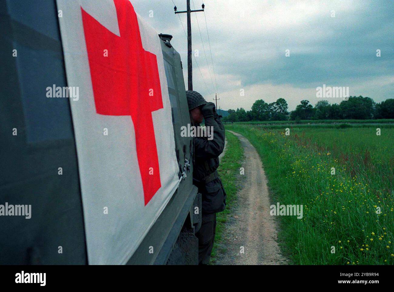 Rotes Kreuz Logo oder Symbol, humanitäre Bewegung zum Schutz des menschlichen Lebens rotes Kreuz Logo oder Symbol Stockfoto