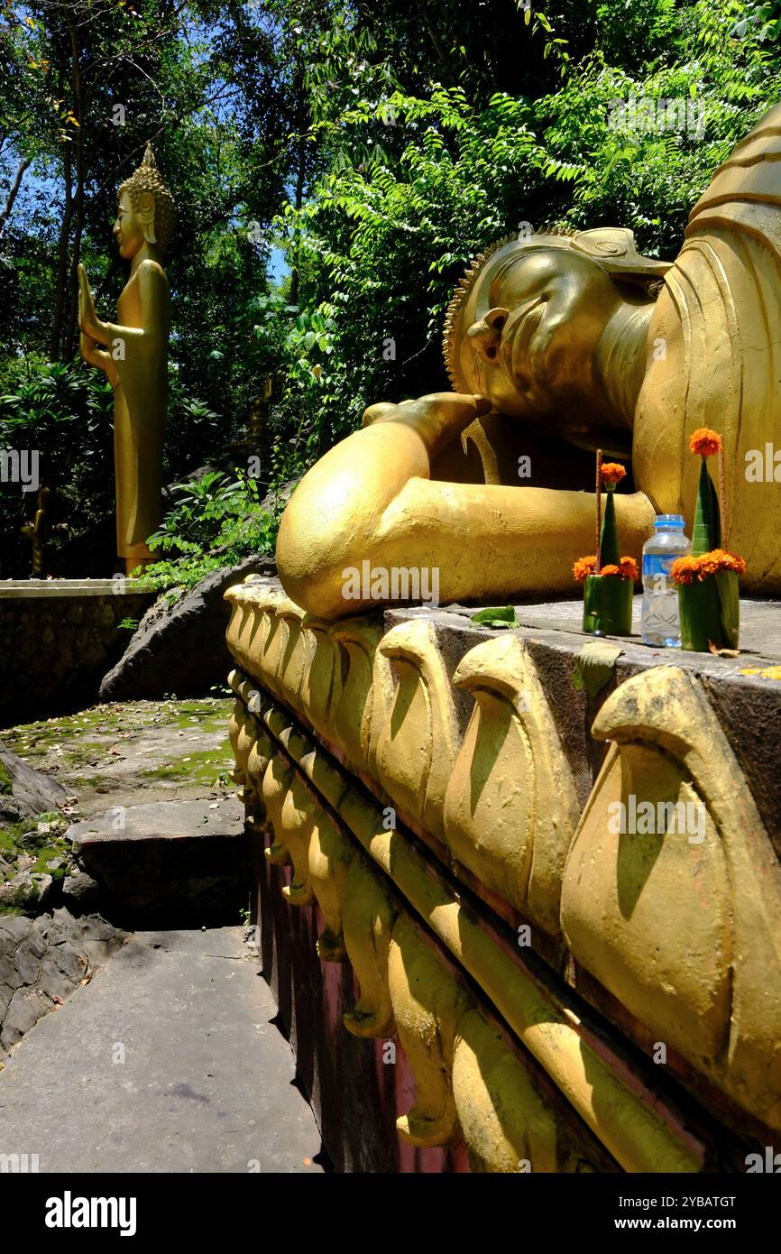 Liegende Buddha-Statue auf dem Berg Phou Si. Luang Prabang. Laos Stockfoto