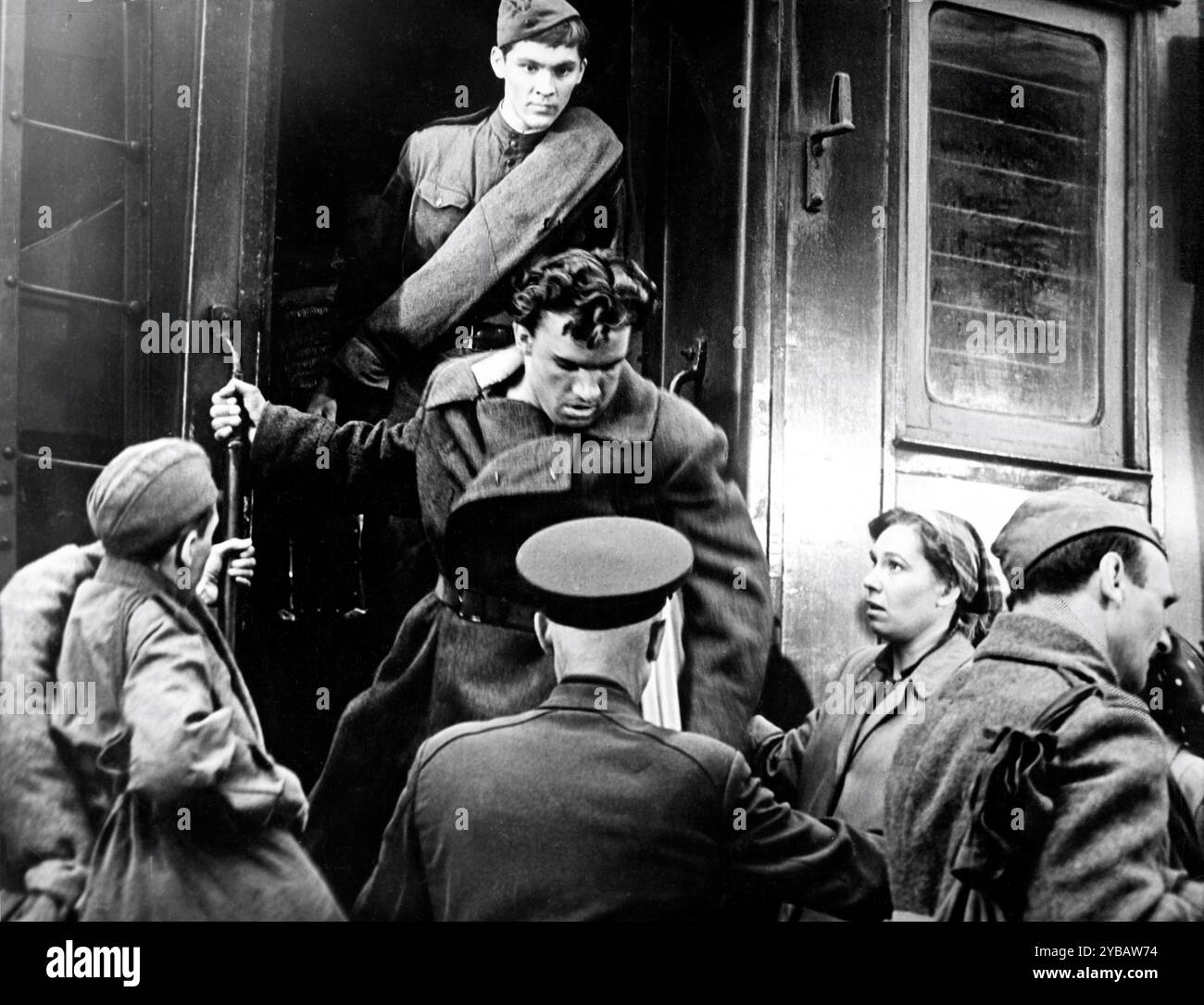 VLADIMIR IVASHOV und EVGENIY URBANSKIY in BALLADE Eines SOLDATEN / BALLADA O SOLDATE 1959 Regisseur GRIGORIY CHUKHRAY Schriftsteller GRIGORIY Tschukhray und Valentin Yezhov Musik Michail Ziv Mosfilm Stockfoto