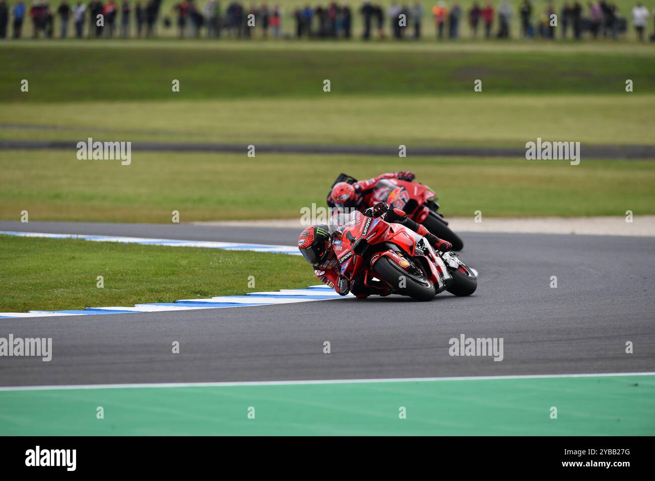 MELBOURNE, AUSTRALIEN. Oktober 2024. Im Bild: Francesco Bagnaia, Nummer 1 Italiens, fuhr für Ducati Lenovo während des MotoGP-Trainings beim Qatar Airways Australian Motorcycle Grand Prix 2024 auf dem Phillip Island Circuit. Quelle: Karl Phillipson/Alamy Live News Stockfoto