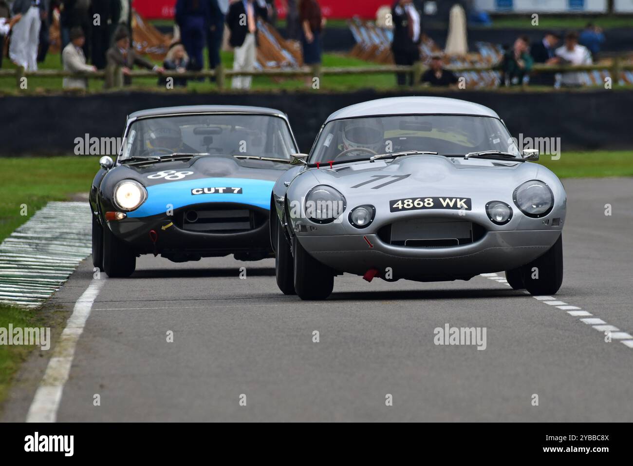 Romain Dumas, Gary Pearson, Jaguar E-Type leichtes Coupé mit geringem Luftwiderstand, Alex Brundle, Richard Kent, Jaguar E-Type FHC, Royal Automobile Club TT Celebrati Stockfoto