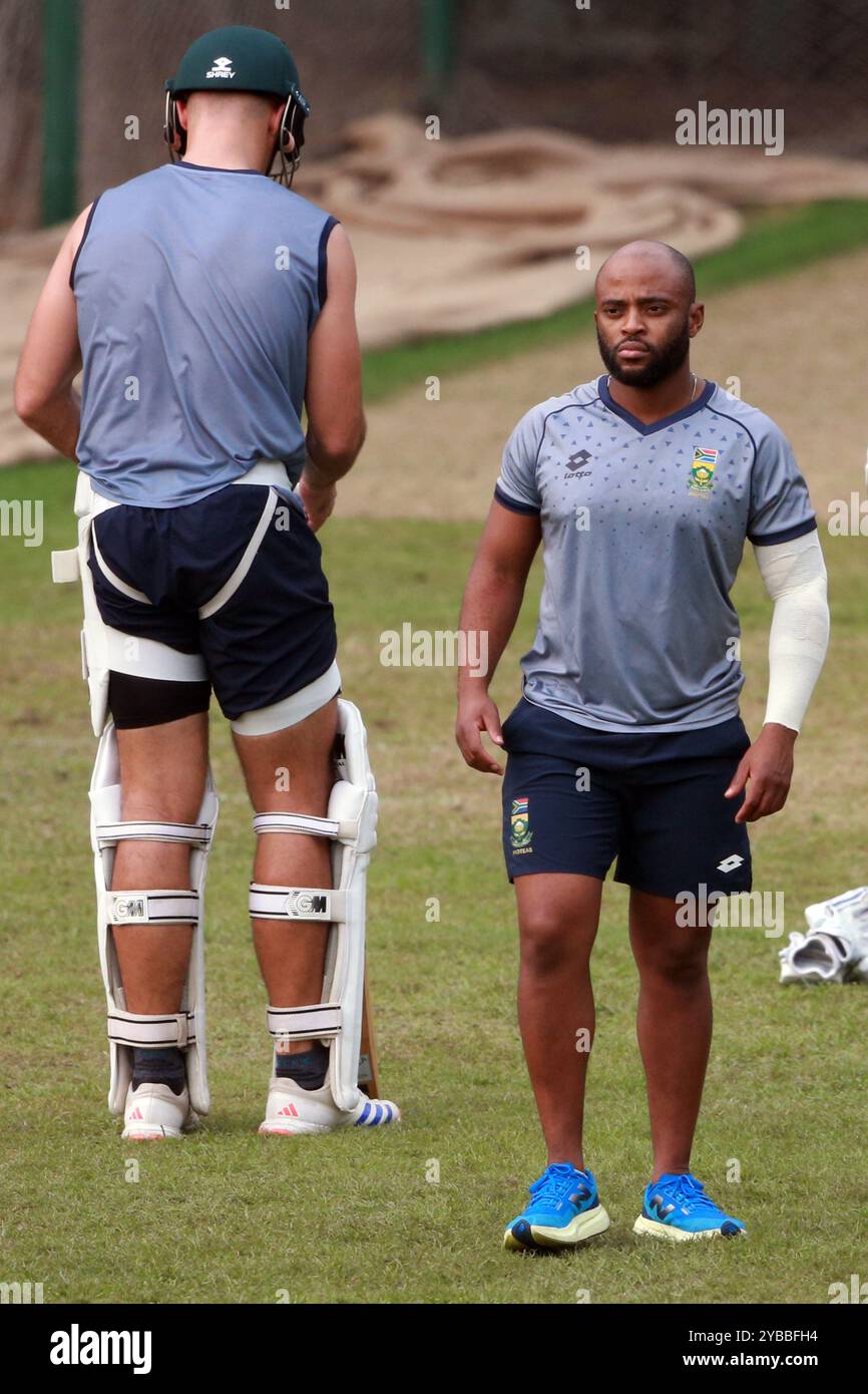 Temba Bavuma während Südafrika Team nimmt an einem Training im Sher-e-Bangla National Cricket Stadium (SBNCS) in Mirpur, Dhaka, Bangladesch, Oktober Teil Stockfoto