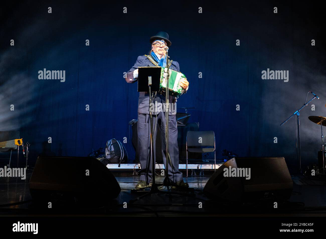 Die Tiger Lillies treten im Brighton Dome auf Stockfoto