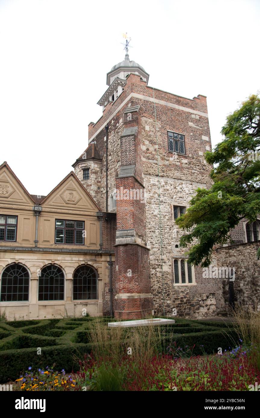 Turm mit Kuppel und Wetterfahne, Charterhouse, Smithfield, Clity of London, England, Vereinigtes Königreich; Kuppel; Wetterfahne; Stockfoto