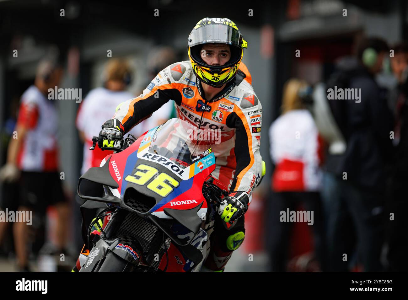 Phillip Island, Australien. Oktober 2024. Phillip Island, 18. Oktober 2024: Joan mir (ESP) vom Repsol Honda Team, während der australischen MotoGP 2024 in der Boxengasse. Alamy Live News/Corleve Credit: Corleve/Alamy Live News Stockfoto