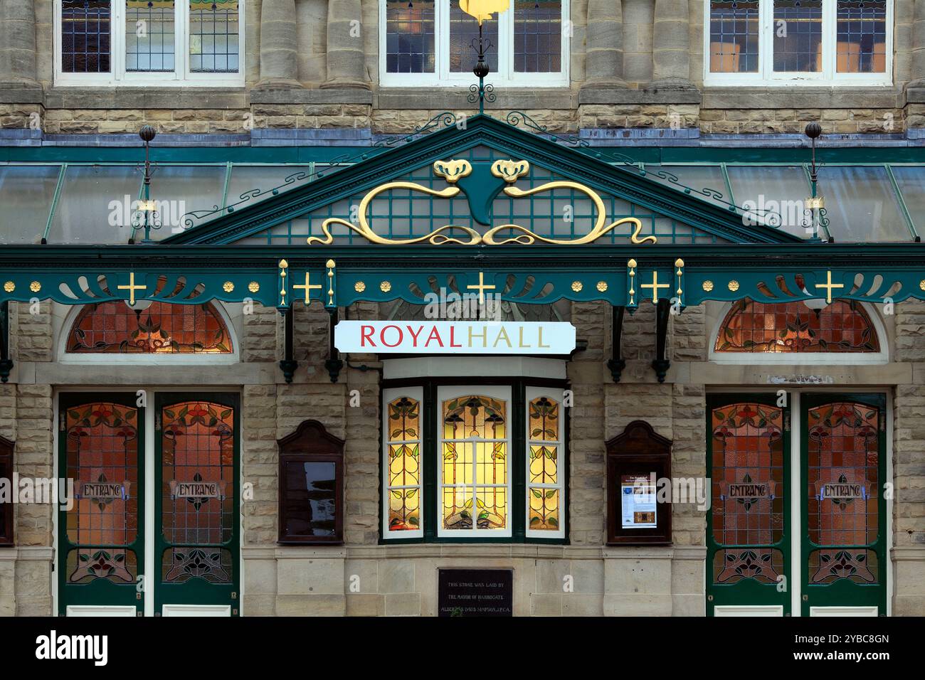 Die vordere Erhebung von Harrogate's Royal Hall Stockfoto