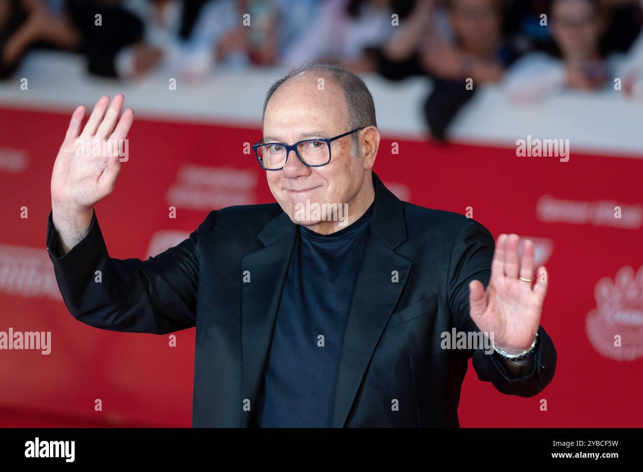 Eröffnungszeremonie & Berlinguer - der rote Teppich der großen Ambition - das 19. Filmfestival Rom, Italien - 16. Oktober 2024: Carlo Verdone besucht den roten Teppich Berlinguer - der große Ehrgeiz während des 19. Filmfestivals in Rom im Auditorium Parco Della Musica. Rom RM Italien Copyright: XPhotoxbyxGennaroxLeonardix Stockfoto