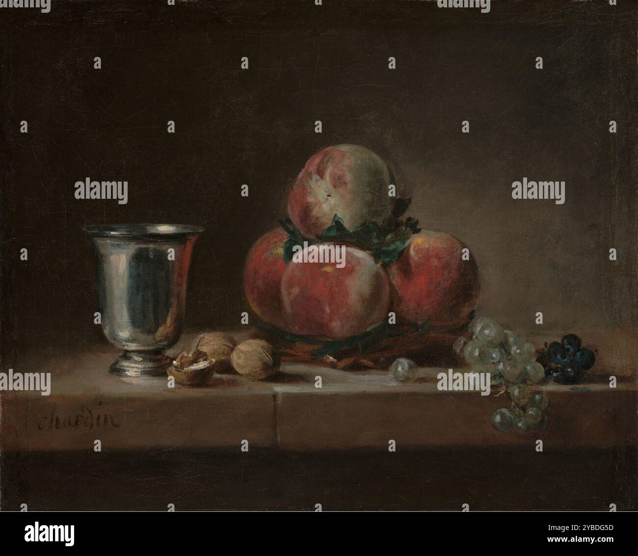 Stillleben mit Pfirsichen, einem Silberkelch, Trauben und Walnüssen, um 1759–1760. Stockfoto