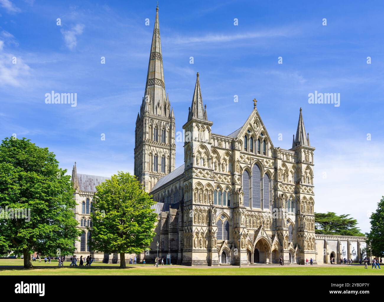 Salisbury Cathedral Westfront der Cathedral Church of the Blessed Virgin Mary Salisbury UK Salisbury Wiltshire England UK GB Europa Stockfoto