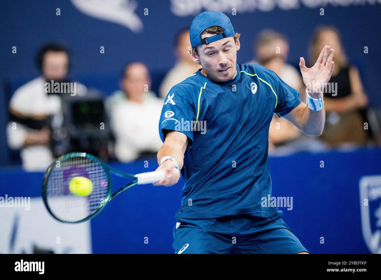 Antwerpen, Belgien. Oktober 2024. Alex de Minaur aus Australien wurde während eines Tennisspiels im Viertelfinale des Einzelwettbewerbs beim ATP European Open Tennis Turnier in Antwerpen am Freitag, den 18. Oktober 2024, in Aktion gezeigt. BELGA FOTO JASPER JACOBS Credit: Belga News Agency/Alamy Live News Stockfoto