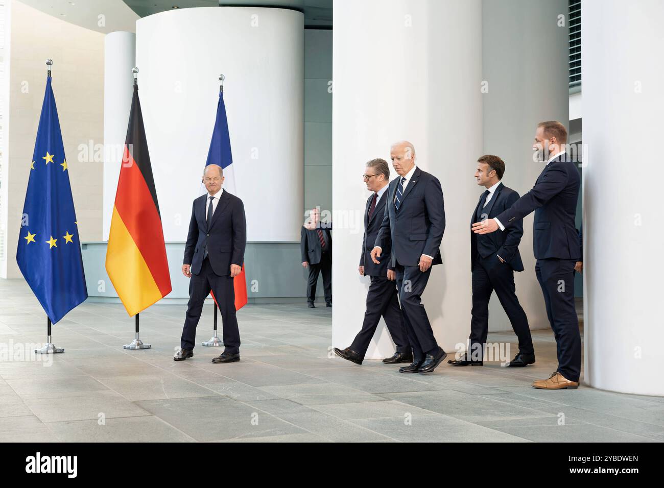 18.10.2024,US-Präsident Joe Biden zu Besuch in der deutschen Hauptstadt im Bundeskanzleramt Olaf Scholz sowie mit den britischen Premierministern, Keir Starmer, sowie des französischen Präsidenten, Emmanuel Macron *** 18 10 2024,US-Präsident Joe Biden besucht die deutsche Hauptstadt im Bundeskanzleramt mit Bundeskanzler Olaf Scholz und dem britischen Premierminister Keir Starmer und dem französischen Präsidenten Emmanuel Macron Stockfoto