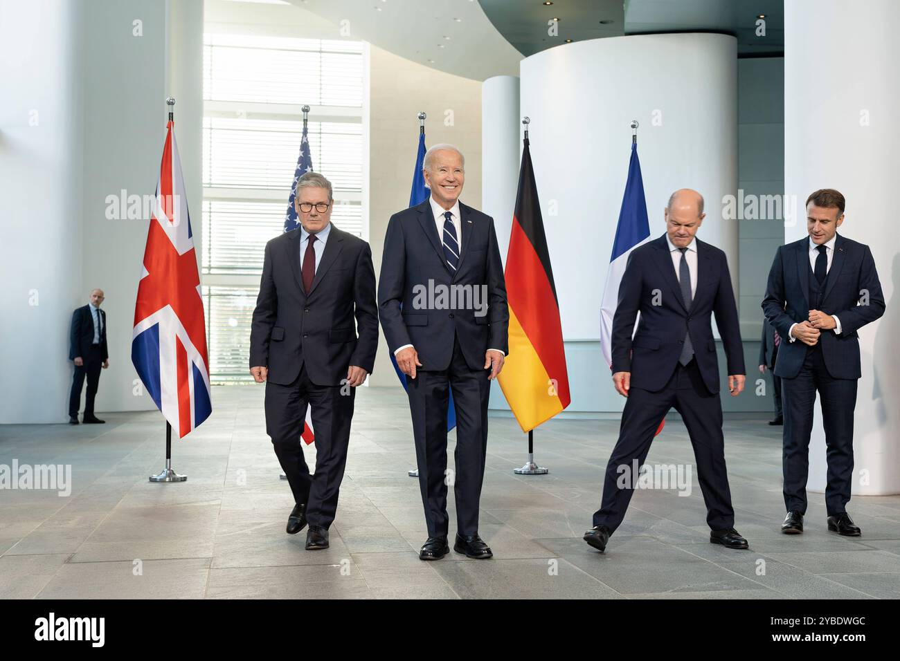 18.10.2024,US-Präsident Joe Biden zu Besuch in der deutschen Hauptstadt im Bundeskanzleramt Olaf Scholz sowie mit den britischen Premierministern, Keir Starmer, sowie des französischen Präsidenten, Emmanuel Macron *** 18 10 2024,US-Präsident Joe Biden besucht die deutsche Hauptstadt im Bundeskanzleramt mit Bundeskanzler Olaf Scholz und dem britischen Premierminister Keir Starmer und dem französischen Präsidenten Emmanuel Macron Stockfoto